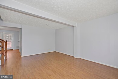 3668 Wharf Ln, Triangle, VA 22172 - photo 2