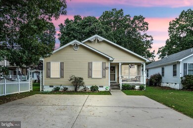 1004 Middleton St, Colonial Beach, VA 22443 - photo 2