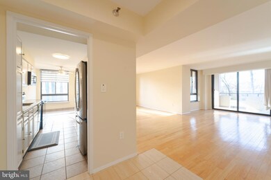 Encore of McLean unit 805, McLean, VA 22102 - photo 2