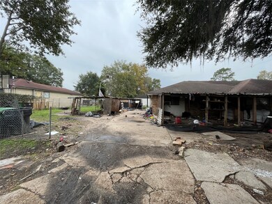 6100 Firnat St, Houston, TX 77016 - photo 2