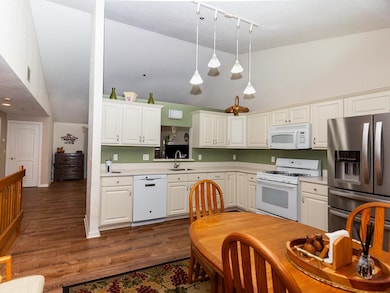 15 Marilyn Dr, Atkinson, NH 03811 - photo 4