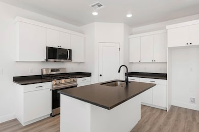 327 W Rosie Loop, Cedar City, UT 84721 - photo 2