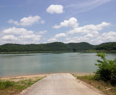 Summer view of Puckett Point Rd’s boat ramp.