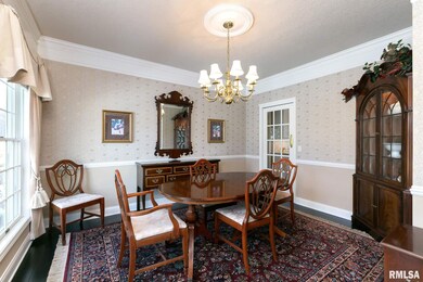 2839 E 44th St, Davenport, IA 52807 - photo 5