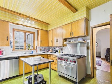 323 Maple St, Munising, MI 49862 - photo 6