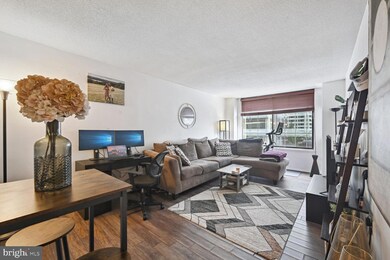 The Lauren unit 602, Washington, DC 20036 - photo 3