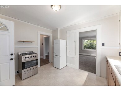 7905 N Van Houten Ave, Portland, OR 97203 - photo 6