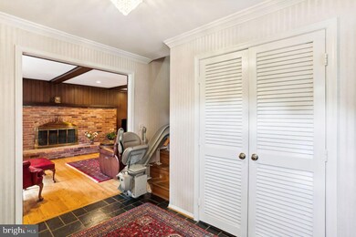 8801 Fox Hills Trail, Potomac, MD 20854 - photo 2