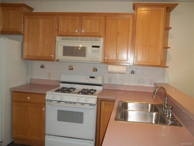 Kitchen with double sink.