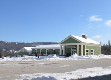 505/507 QII Jackson Gore Adams House unit 505/507 QII, Ludlow, VT 05149 - photo 4