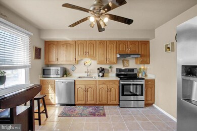 247 Elm St, Reading, PA 19606 - photo 7