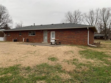 303 Bauer Ln, Maryville, IL 62062 - photo 4