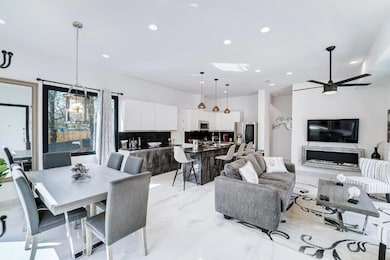 1409 E M Franklin Ave unit B, Austin, TX 78721 - photo 5