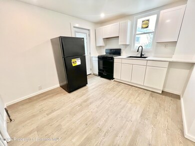 175 Wood St, Wilkes Barre, PA 18702 - photo 2