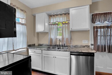 1109 Fairview Rd, Hagerstown, MD 21742 - photo 7