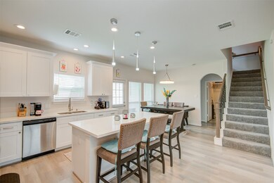 8402 James Franklin St, Houston, TX 77088 - photo 7