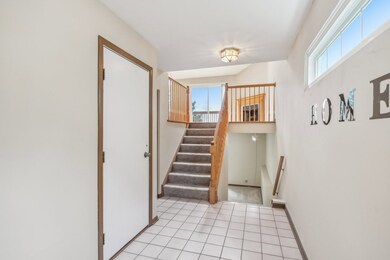 966 Viewpoint Dr, Lake In the Hills, IL 60156 - photo 7