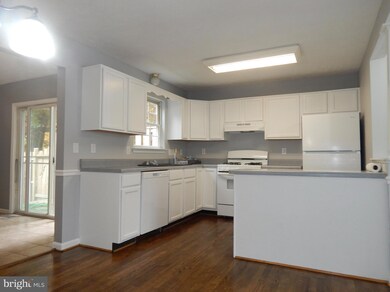 301 Sutton Ct, Winchester, VA 22601 - photo 7