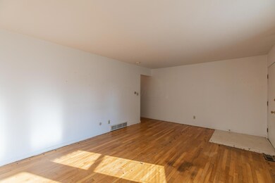 Living Room 5105