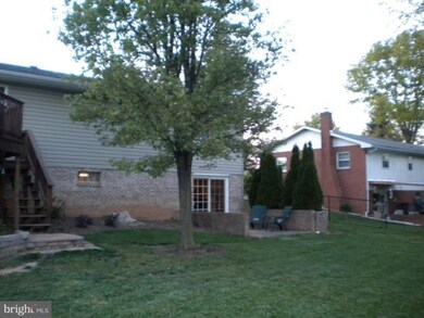 2952 Roosevelt Dr, Chambersburg, PA 17201 - photo 4