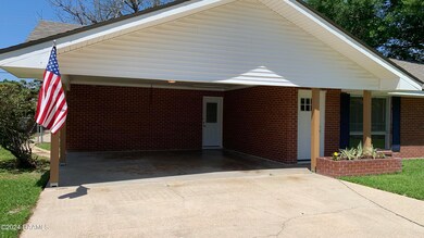 204LudovicLn_Carport