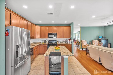 36 Andrews Way, Piscataway, NJ 08854 - photo 5