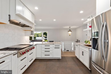 8227 Kay Ct, Annandale, VA 22003 - photo 7