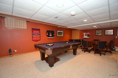 1820 Robert Ln, Naperville, IL 60564 - photo 4