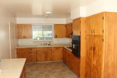 2657 Belladonna St, Redding, CA 96002 - photo 6