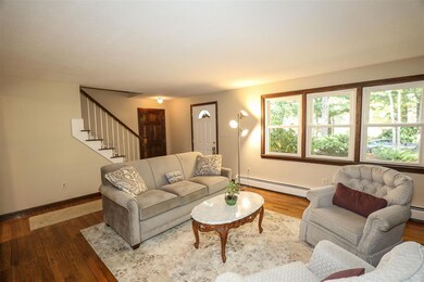 18 Olde Coach Rd, Derry, NH 03038 - photo 3
