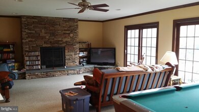 8403 Woodford Ct, Vienna, VA 22182 - photo 7