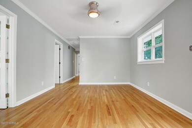 5621LouBelleStreet-07