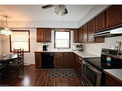 609 Hollywood Ave, Sheffield Lake, OH 44054 - photo 7