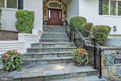 10332 Eclipse Ln, Great Falls, VA 22066 - photo 6