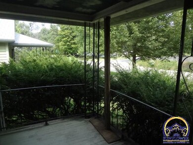 2505 SW Clay St, Topeka, KS 66611 - photo 3