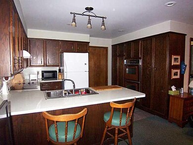 Kitchen. KITCHEN WITH BREAKFAST BAR.