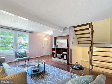 17123 Moss Side Ln, Olney, MD 20832 - photo 3