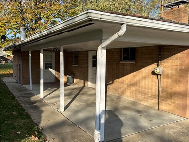 721 N 25th St, Mattoon, IL 61938 - photo 2