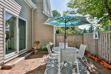 74 Fifer Ln, Lexington, MA 02420 - photo 2