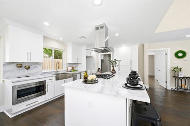 10218 Ella Lee Ln, Houston, TX 77042 - photo 4