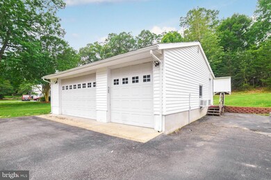 22869 Gunston Dr, Lexington Park, MD 20653 - photo 3