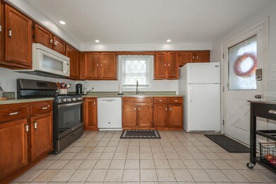 14 Killian Dr unit U21, Nashua, NH 03062 - photo 4