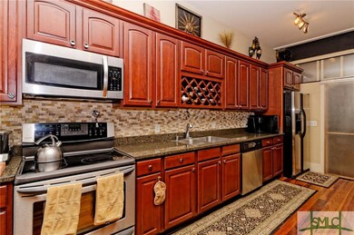 Full kitchen