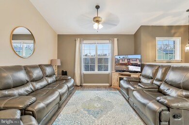 508 Stonewall St, Strasburg, VA 22657 - photo 2