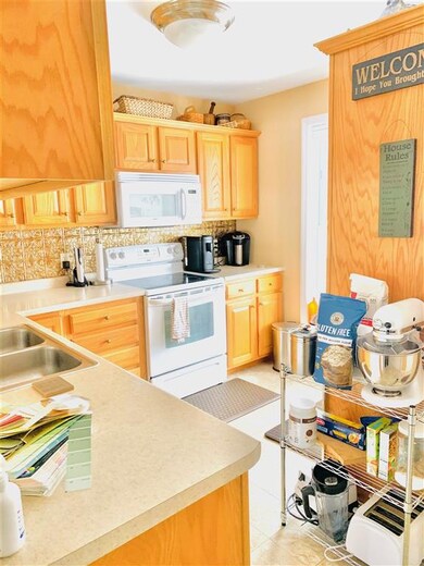 9 Fecteau Cir unit 6, Barre, VT 05641 - photo 5