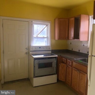3903 Colborne Rd, Baltimore, MD 21229 - photo 5