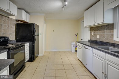 155 Broadway Ct, Linden, VA 22642 - photo 5