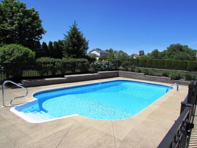 913 Greenfield Rd, Moscow, PA 18444 - photo 4