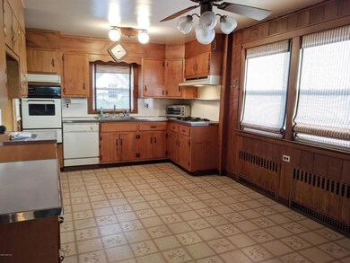 25 Harold St, Cos Cob, CT 06807 - photo 2