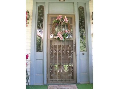 Exterior Front. LOOK AT THIS BEAUTIFUL ETCHED GLAS